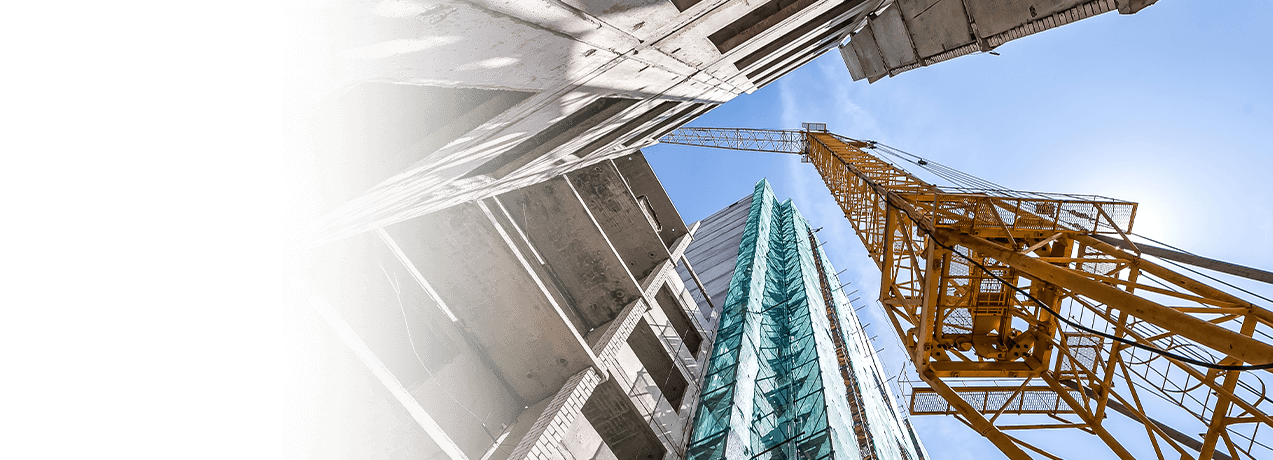 Zdjęcie dźwigu na budowie